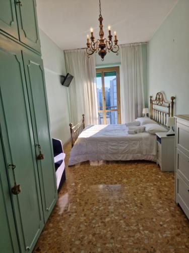 Ένα ή περισσότερα κρεβάτια σε δωμάτιο στο Da nonna Santa Home & Private Parking