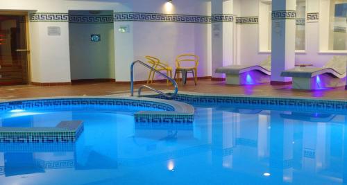 Piscina en o cerca de Barton Manor Hotel & Spa; BW Signature Collection