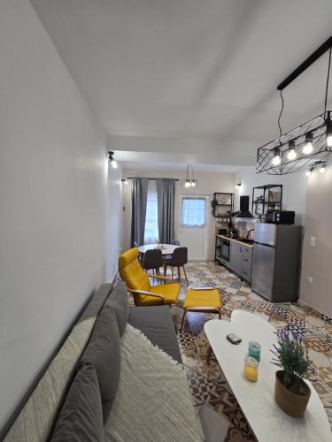 Kiki's comfort stay in West Athens