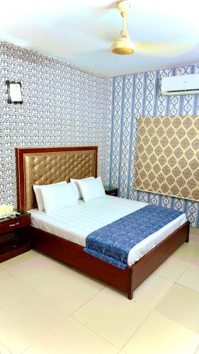 Gallery image of E Town Room Guest House Karachi in Karachi