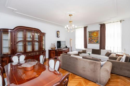 Χώρος καθιστικού στο Royal Meeting Point - Heart of Sarajevo Free Parking