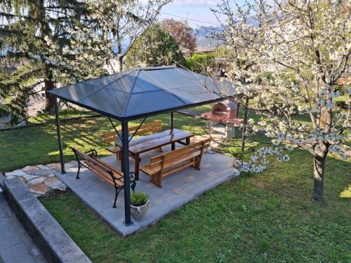 Apartment in GREEN with private SAUNA and WHIRLPOOL Bathtube