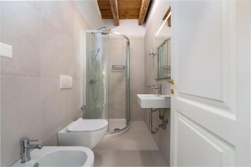 Ένα μπάνιο στο Apartments Eliza