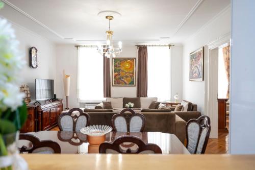 Χώρος καθιστικού στο Royal Meeting Point - Heart of Sarajevo Free Parking