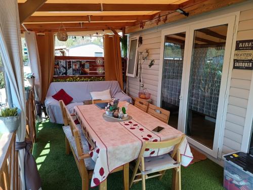 Fotografie z fotogalerie ubytování AU BONHEUR Mobil-home 4-6 personnes Frejus v destinaci Fréjus