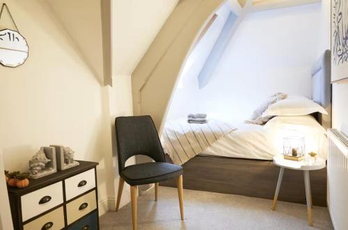 Ένα ή περισσότερα κρεβάτια σε δωμάτιο στο Modern Comfort in a Beautiful Location - No3 Rosedene Mews