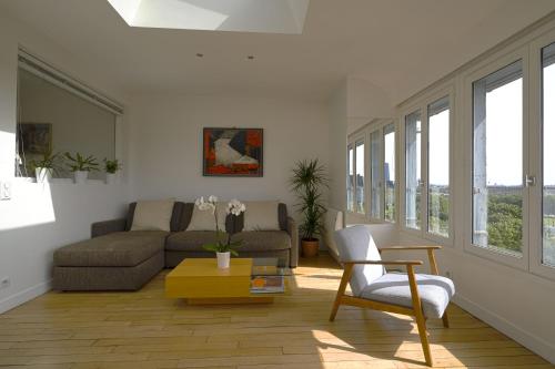 Bright Penthouse with Panoramic Views Invalides