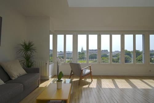Bright Penthouse with Panoramic Views Invalides