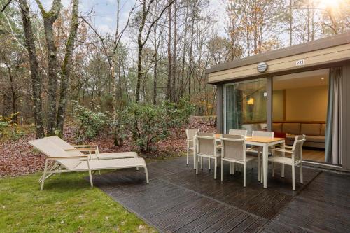 Κήπος έξω από το Center Parcs Les Hauts de Bruyères