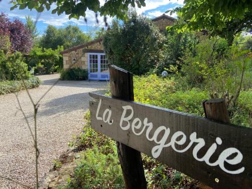 Photo de la galerie de l'établissement Gîte La Bergerie, au Buisson de Cadouin