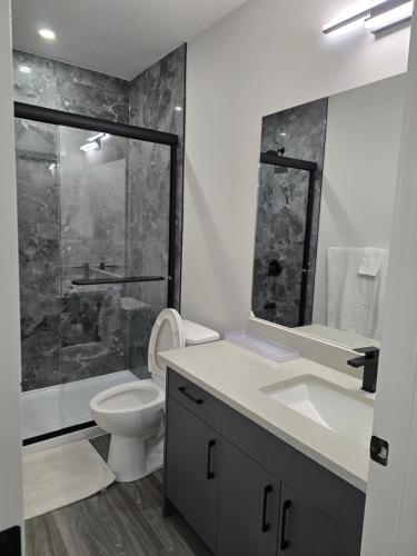 Photo de la galerie de l'établissement Dee's cozy lower suite- 2 rooms, à Calgary