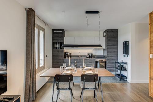 White Pearl Mountains