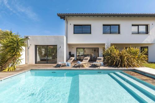 Amore - High standing contemporay villa