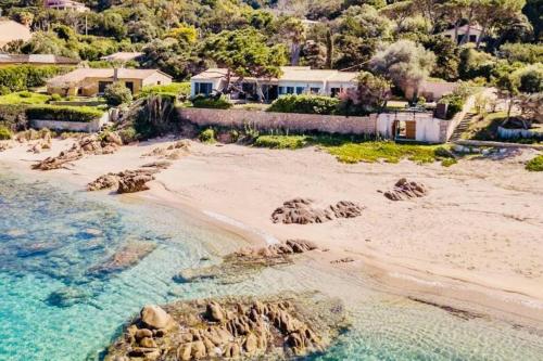 Magdalena - Seafront villa private path to beach