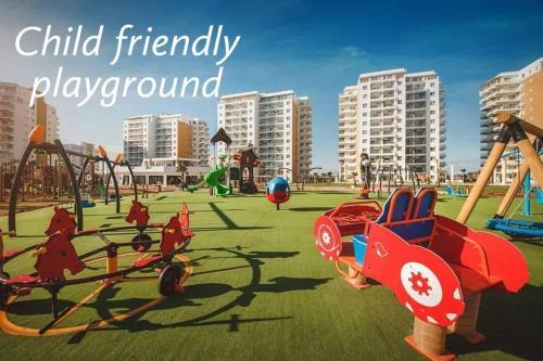 Ein Kinderspielbereich in der Unterkunft Caesar Resort & Spa - 1 Bed luxury apartment
