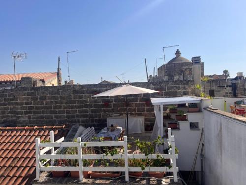 Edificio en el que se encuentra el hostal o pensión
