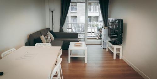 GROS ZURRIOLA BEACH WIFI TERRACE PARKING 20E night