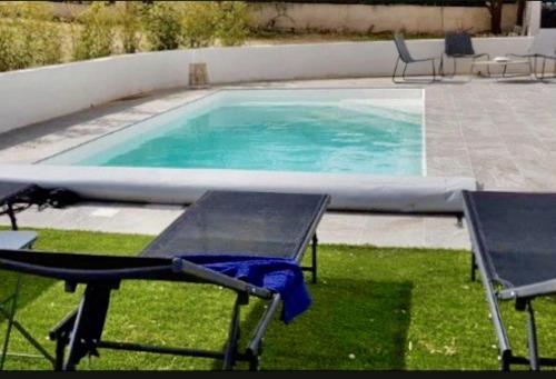 Jolie villa avec piscine