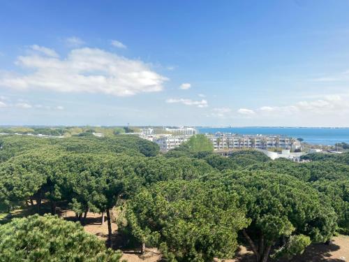 LA GRANDE MOTTE – T2 VUE MER ET PINÈDE – 4 PERSONNES – PARKING PRIVATIF