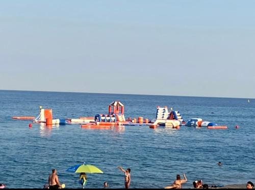 Blanes a pie de playa s'abanell