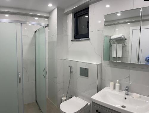 Phòng tắm tại 4 Mevsim Konak
