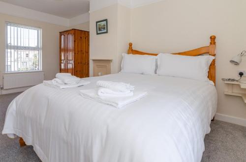 Postel nebo postele na pokoji v ubytování 30 Marian Park - Luxury Townhouse