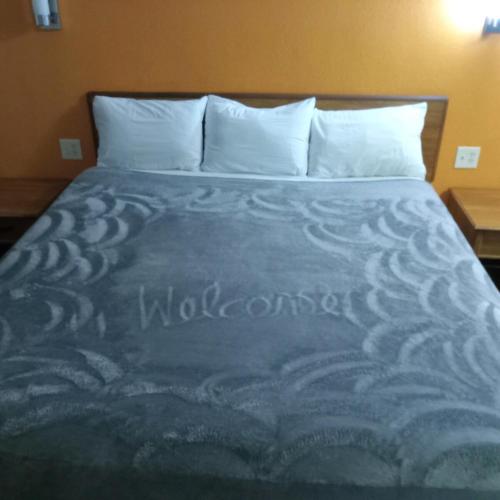 Postel nebo postele na pokoji v ubytování 2 Double Beds Hotel Studio 126