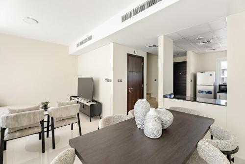 ครัวหรือมุมครัวของ Tranquil 3BR Villa with Malibu Beach Access