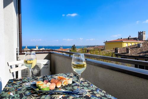 Nápoje v ubytovaní DesenzanoLoft Official Partner MARRIOTT Homes & Villas - Jack's Penthouse