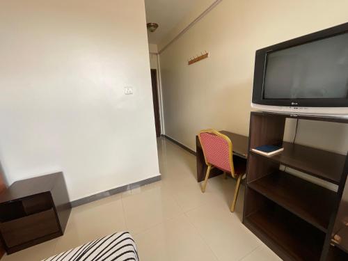 Palema Crown Hotelにあるテレビまたはエンターテインメントセンター