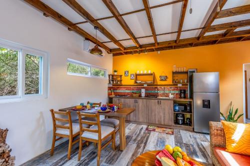 Una cocina o cocineta en Casita Dos Playa