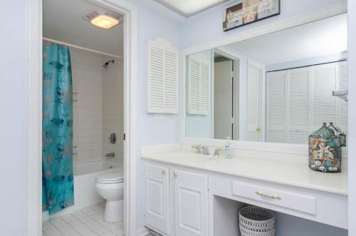 Vannituba majutusasutuses High Seas by Bryant Real Estate