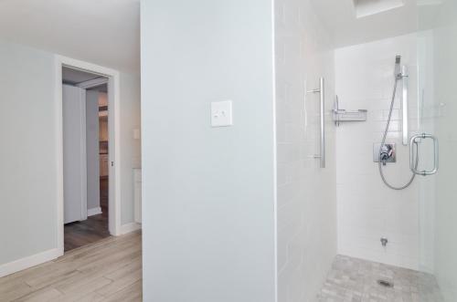 Vannituba majutusasutuses 6C by the Sea by Bryant Real Estate