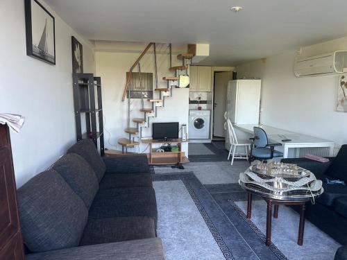 Un lugar para sentarse en Gäststuga i Simrishamn