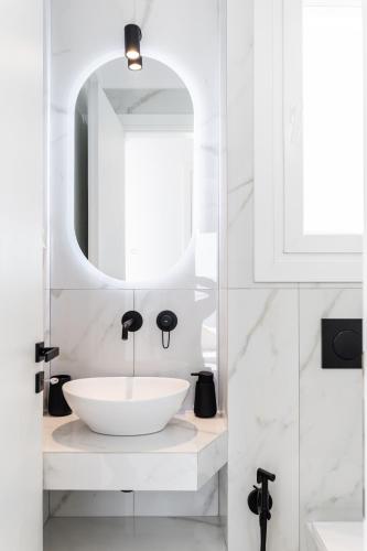 Ένα μπάνιο στο Roos Villas Naxos