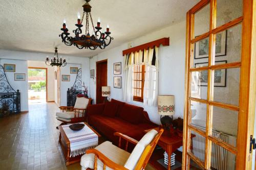 Χώρος καθιστικού στο Antorina Beachfront Villas with Private Pools