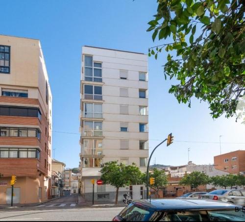 Apartment with private Terrace, Kingsize Bed, Highspeed-Wifi & AC