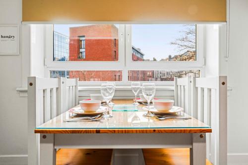 Gambar di galeri bagi One Bed Holiday Home in the Heart of Glasgow di Glasgow