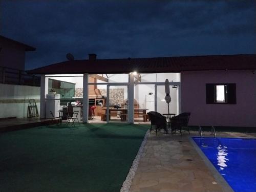 Piscina en o cerca de Chácara Sonia & Mineiro