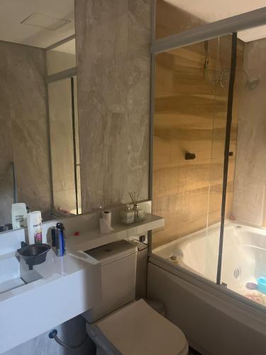 Koupelna v ubytování Casa com 3 suítes e área de churrasqueira