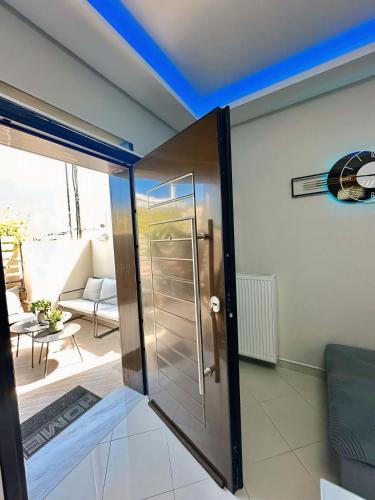Modern Apartment Near Athens Airport, Beach & Metropolitan Expo