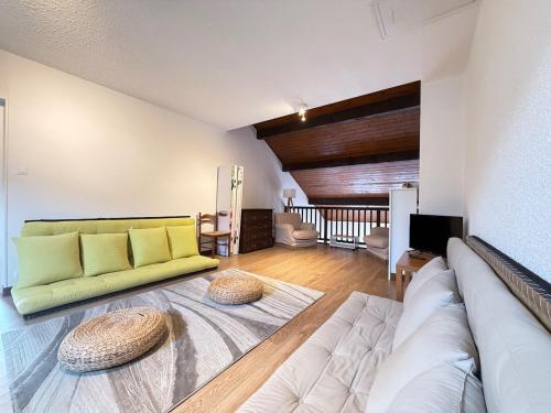 Postel nebo postele na pokoji v ubytování Duplex 15 Pers-Proche Grands Cols-Garage