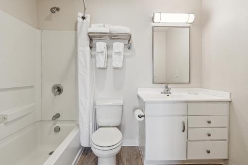 Un baño de Simplicity At The Rim 1404 I Comfy 2 Bed 2 Bath