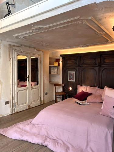 Charming and Design Attic Loft Central Milan in coolest area Navigli Ticinese photo 17