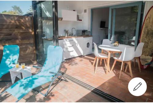 Petit cocon avec terrasse à 150m de l'océan