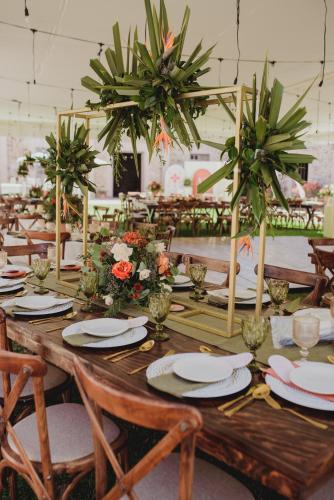 Un restaurante u otro lugar para comer en Hacienda de Comodejé