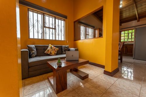 Fotografie z fotogalerie ubytování Country house with unique views v destinaci Pacayas