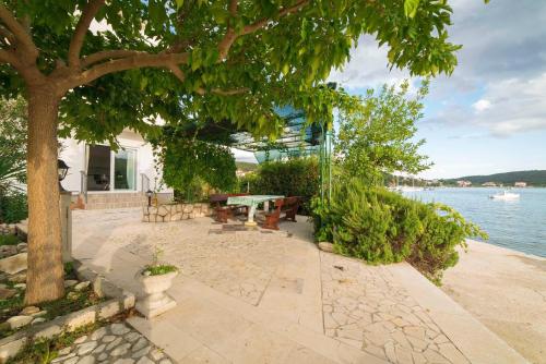 Apartments by the sea Kampor, Rab - 15310