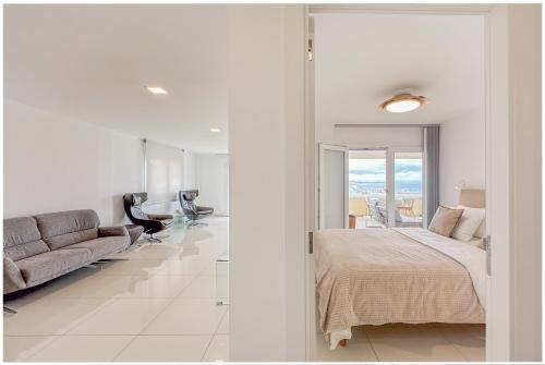 Oceano Residence La Caleta with Sea View & Terrace, 2B