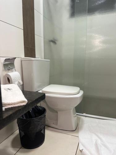 Bilik mandi di Star Hotel